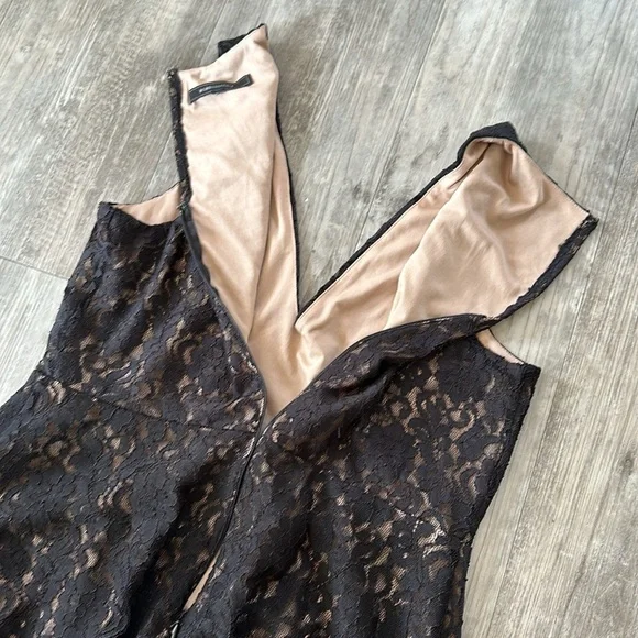 BCBG LACE - Picture 8 of 10